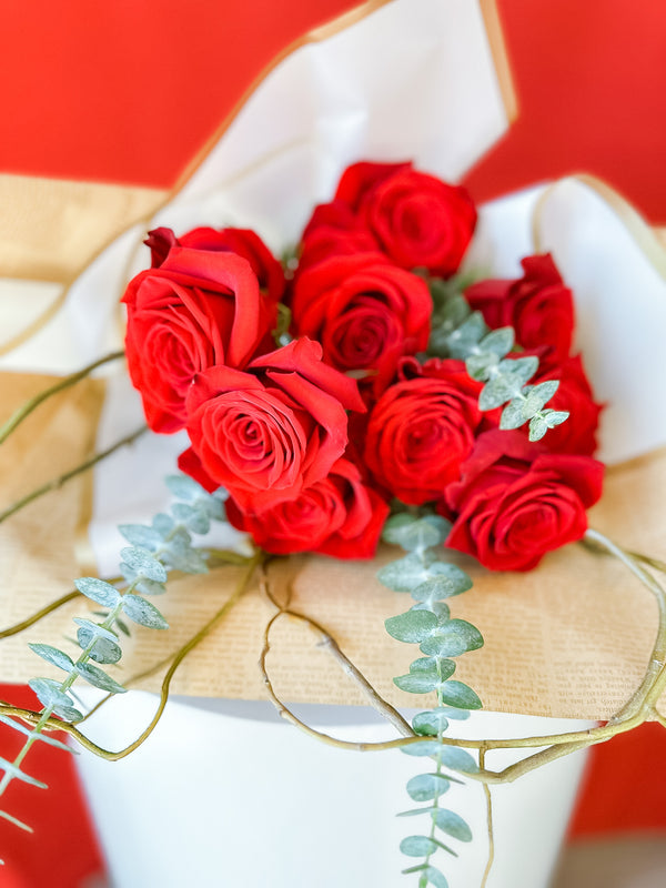 fresh ecuadorian one dozen red roses