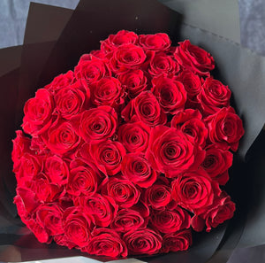 Bouquet of 50 Ecuadorian Roses – Buchón Style
