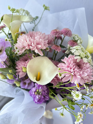 calla lillies and mums flowers 