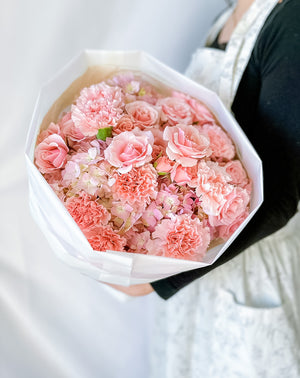 bouquet of hues of pink delicate and femenine