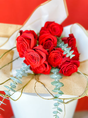 fresh ecuadorian one dozen red roses